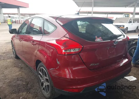 2017 Ford Focus Sel z USA, uszkodzony, nr VIN 1FADP3M2XHL213838